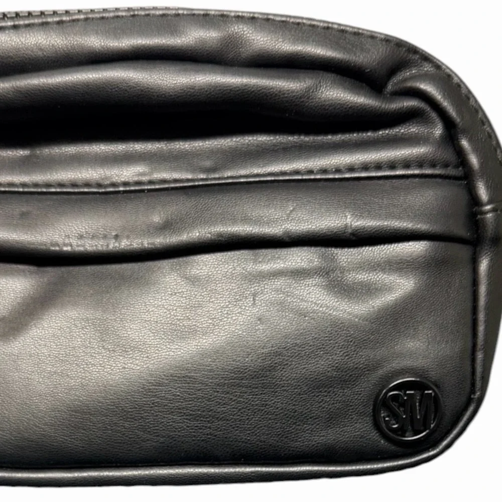 Steve Madden Black Faux Leather Belt Bag / Crossbody Fanny Pack Adjustable Strap - Picture 2 of 7
